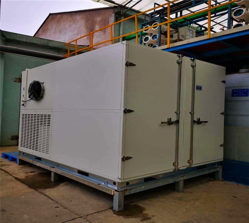 Heat pump closed box sludge drying system
